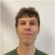 Joven italiano madrelingua. Vivo en España desde 2015 y hablo fluido castellano, catalán, italiano e inglés.